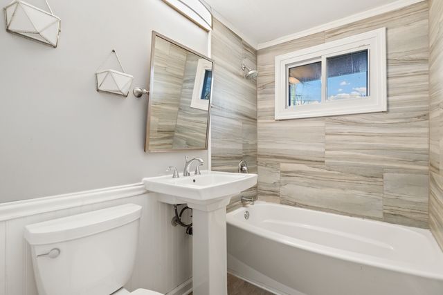 713 Lois Place, Joliet, IL 60435