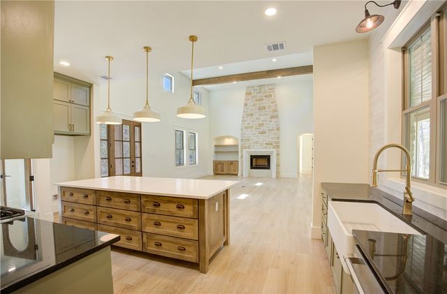 295 Hidden Hill Lane, Caldwell, TX 77836