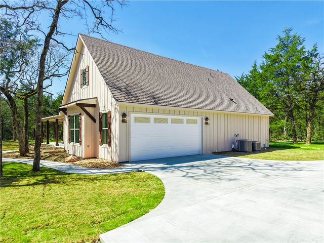 295 Hidden Hill Lane, Caldwell, TX 77836