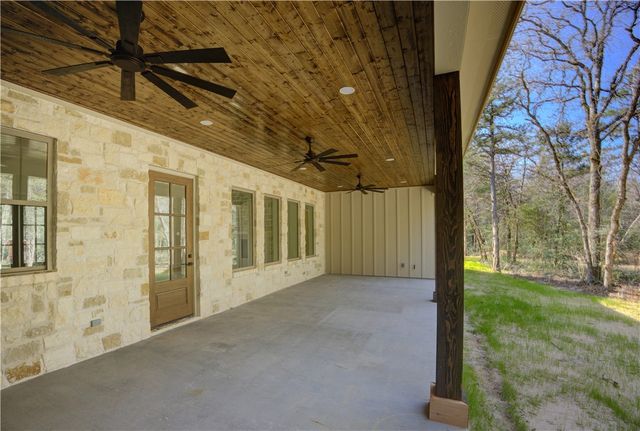 295 Hidden Hill Lane, Caldwell, TX 77836