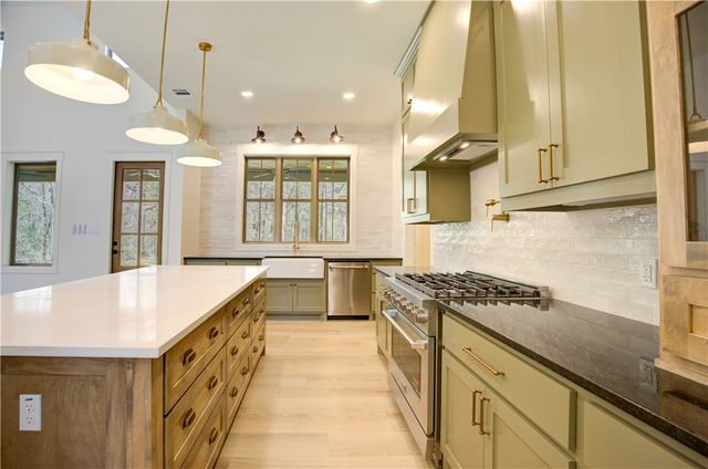 295 Hidden Hill Lane, Caldwell, TX 77836