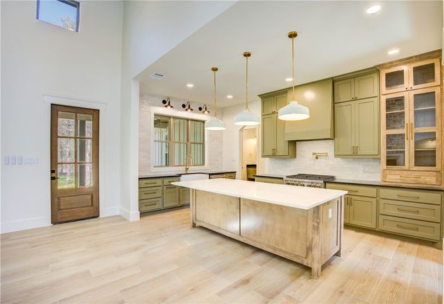 295 Hidden Hill Lane, Caldwell, TX 77836