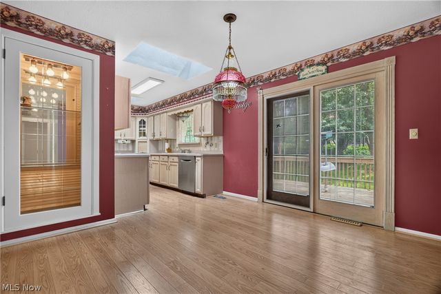 1164 Edgecliff Drive, Bedford, OH 44146
