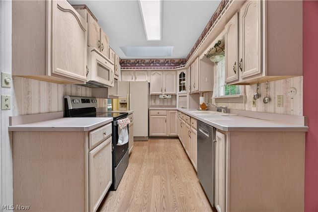 1164 Edgecliff Drive, Bedford, OH 44146