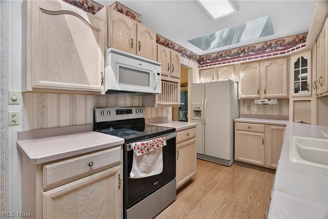 1164 Edgecliff Drive, Bedford, OH 44146