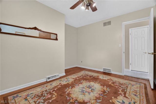 1164 Edgecliff Drive, Bedford, OH 44146