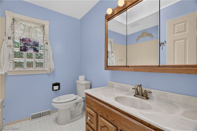 1164 Edgecliff Drive, Bedford, OH 44146