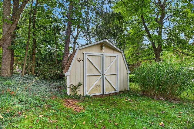 1164 Edgecliff Drive, Bedford, OH 44146