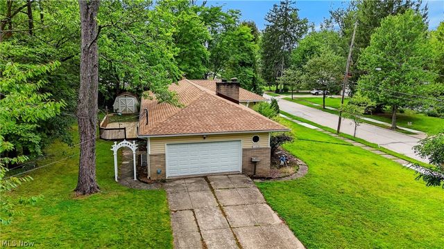 1164 Edgecliff Drive, Bedford, OH 44146