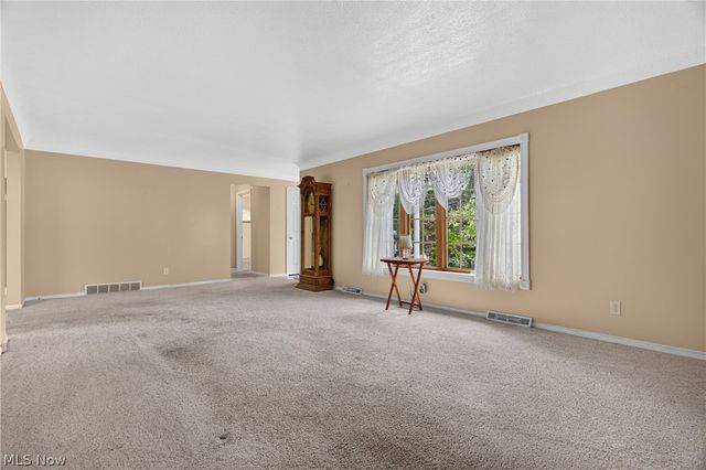 1164 Edgecliff Drive, Bedford, OH 44146