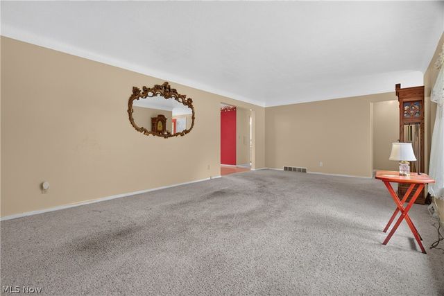 1164 Edgecliff Drive, Bedford, OH 44146