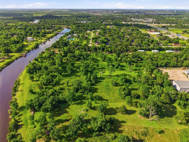 7326 Custer Street, Hitchcock, TX 77563