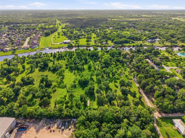 7326 Custer Street, Hitchcock, TX 77563