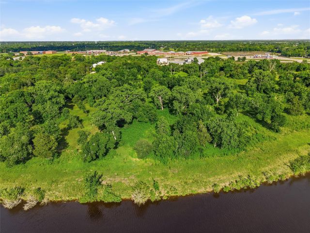 7326 Custer Street, Hitchcock, TX 77563