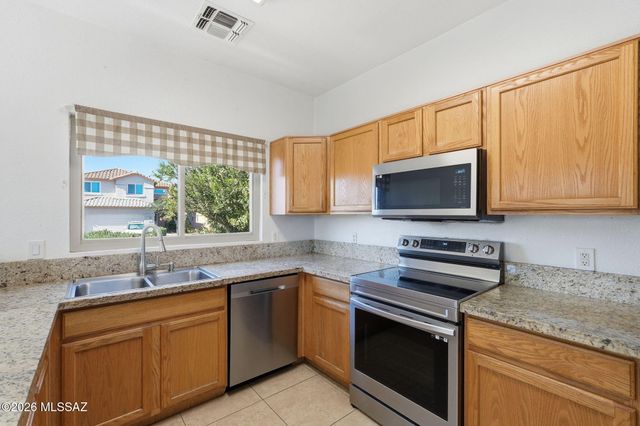 7504 W Long Creek Place, Tucson, AZ 85743