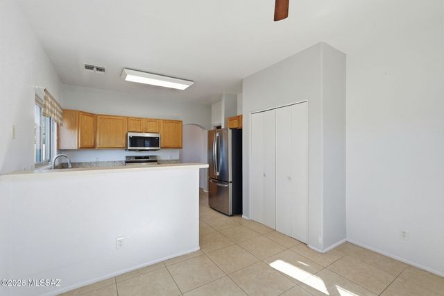 7504 W Long Creek Place, Tucson, AZ 85743