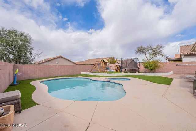 7504 W Long Creek Place, Tucson, AZ 85743