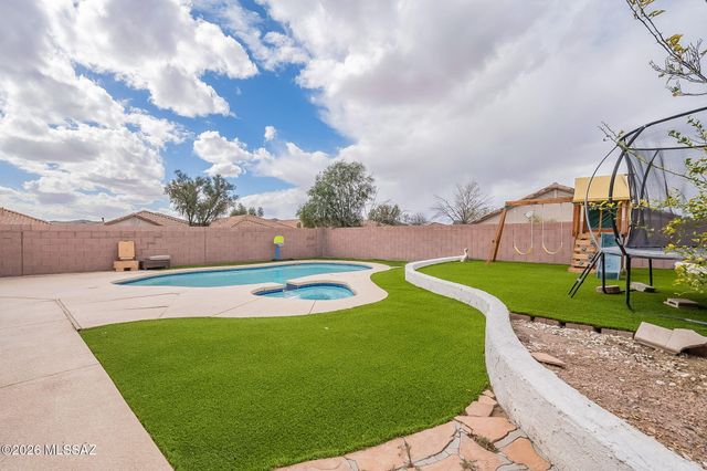 7504 W Long Creek Place, Tucson, AZ 85743