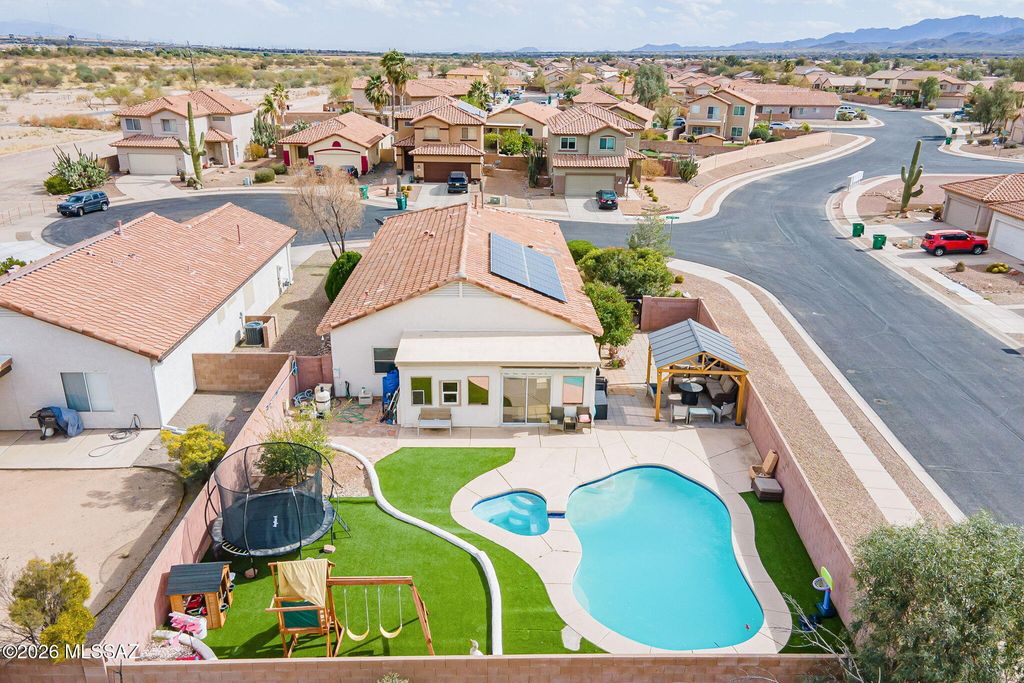 7504 W Long Creek Place, Tucson, AZ 85743