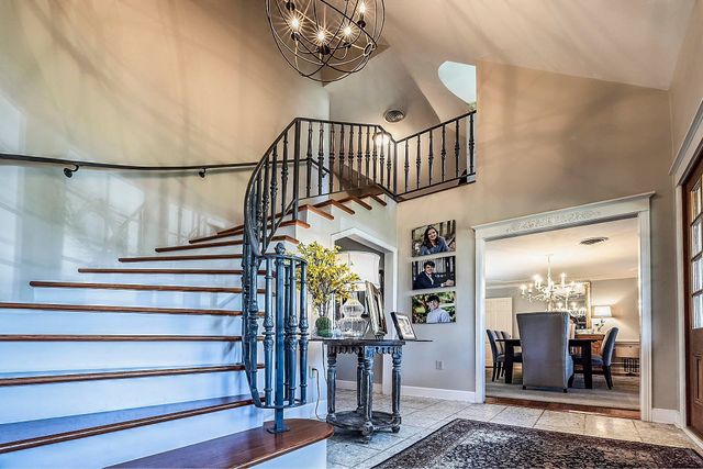 305 Oak Alley Dr, Houma, LA 70360