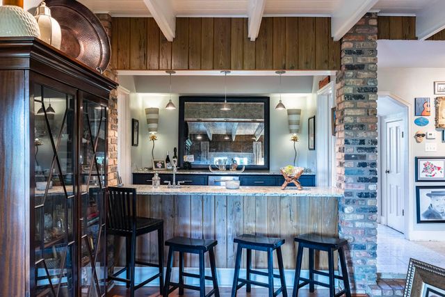 305 Oak Alley Dr, Houma, LA 70360