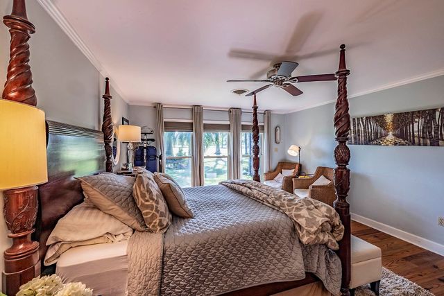 305 Oak Alley Dr, Houma, LA 70360