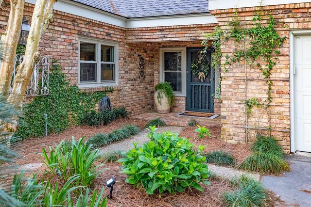 305 Oak Alley Dr, Houma, LA 70360