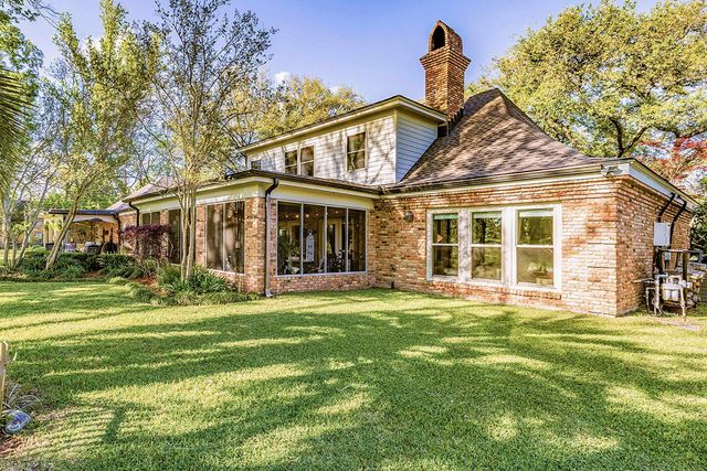 305 Oak Alley Dr, Houma, LA 70360