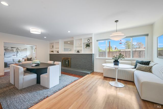 16 Wallace Way, San Rafael, CA 94903