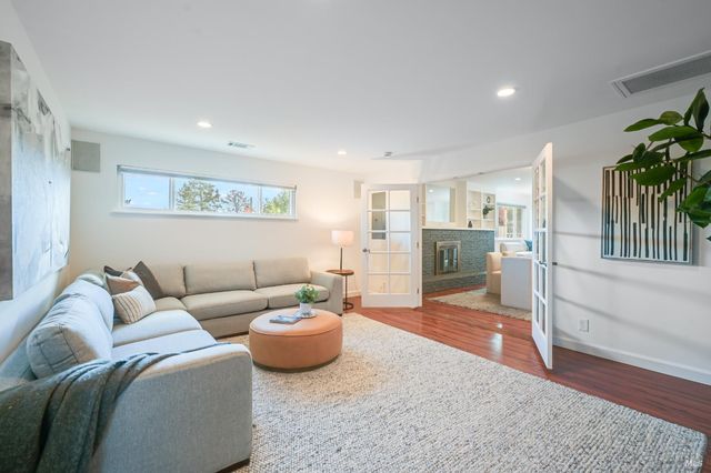 16 Wallace Way, San Rafael, CA 94903