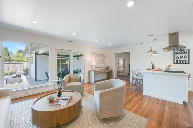 16 Wallace Way, San Rafael, CA 94903