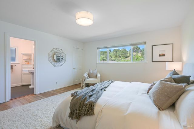 16 Wallace Way, San Rafael, CA 94903