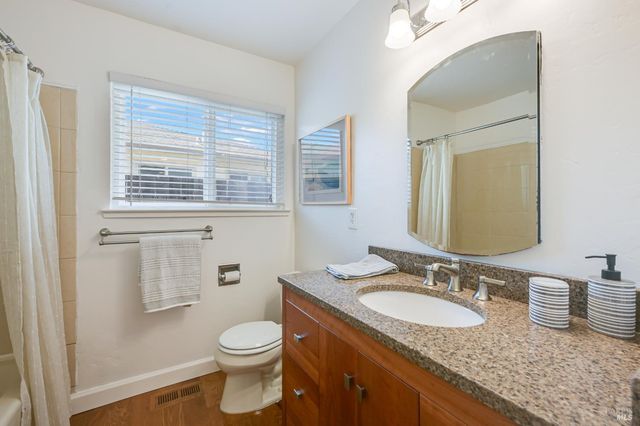 16 Wallace Way, San Rafael, CA 94903