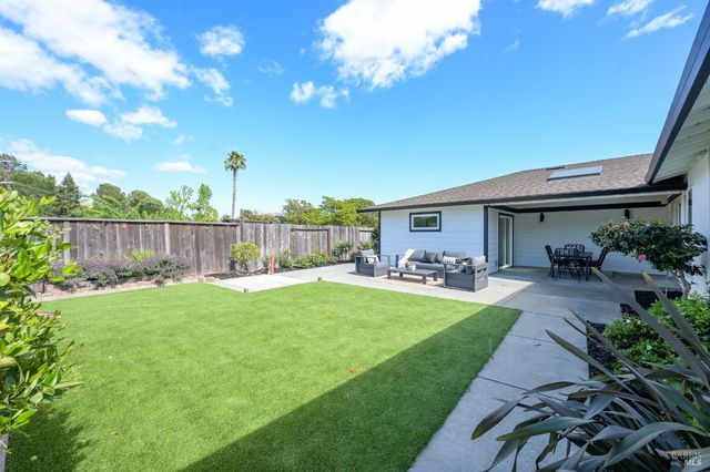 16 Wallace Way, San Rafael, CA 94903