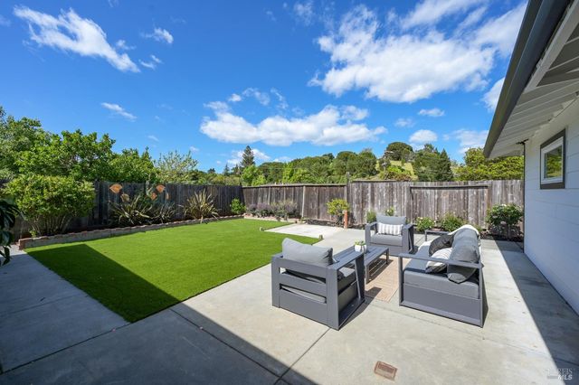 16 Wallace Way, San Rafael, CA 94903