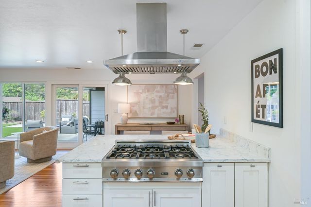 16 Wallace Way, San Rafael, CA 94903