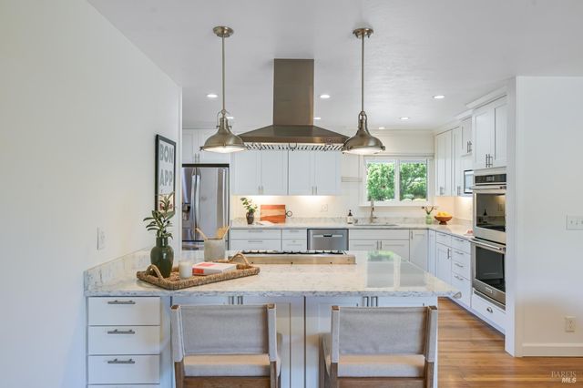 16 Wallace Way, San Rafael, CA 94903