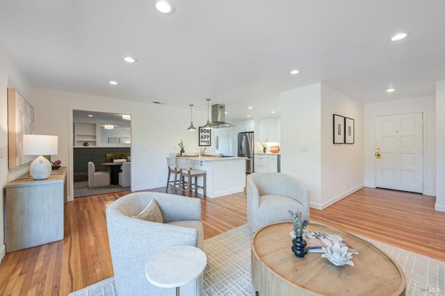 16 Wallace Way, San Rafael, CA 94903