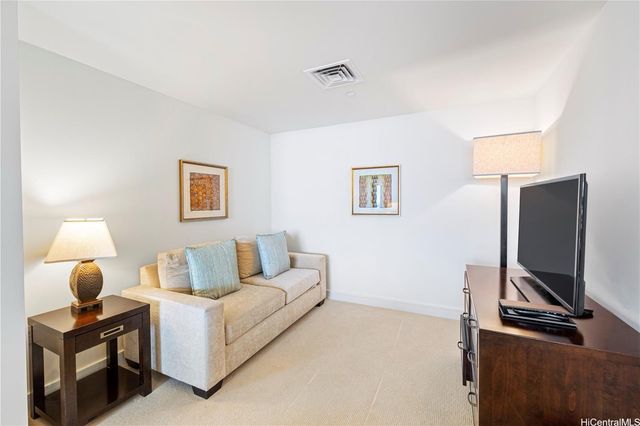 223 Saratoga Road 3203, Honolulu, HI 96815