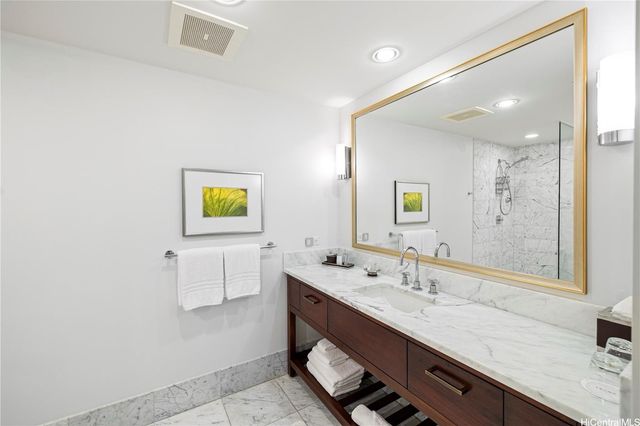 223 Saratoga Road 3203, Honolulu, HI 96815