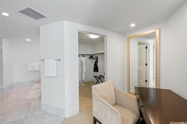 223 Saratoga Road 3203, Honolulu, HI 96815