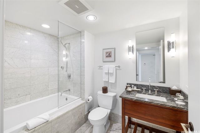 223 Saratoga Road 3203, Honolulu, HI 96815