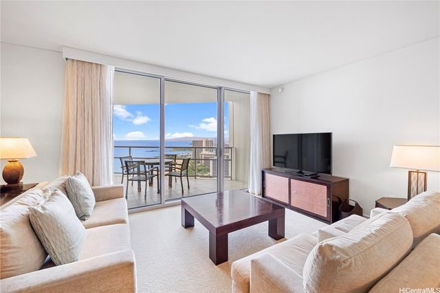 223 Saratoga Road 3203, Honolulu, HI 96815