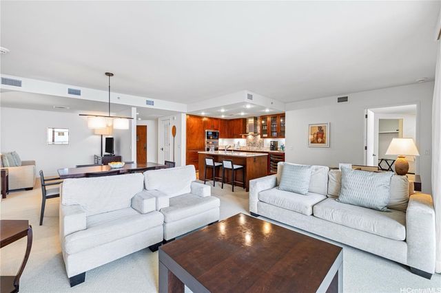 223 Saratoga Road 3203, Honolulu, HI 96815