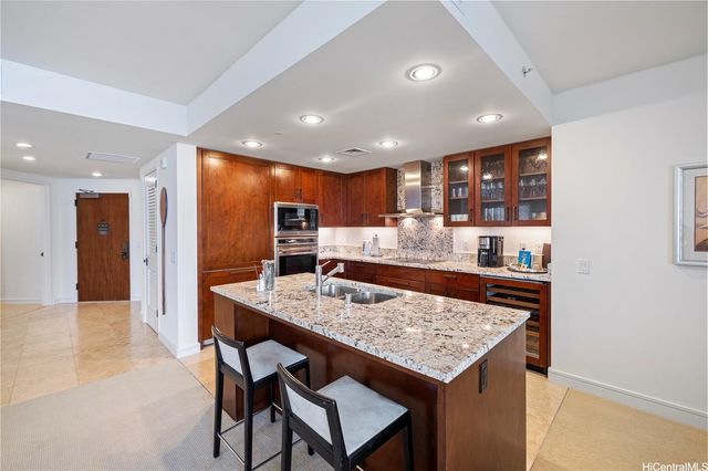 223 Saratoga Road 3203, Honolulu, HI 96815