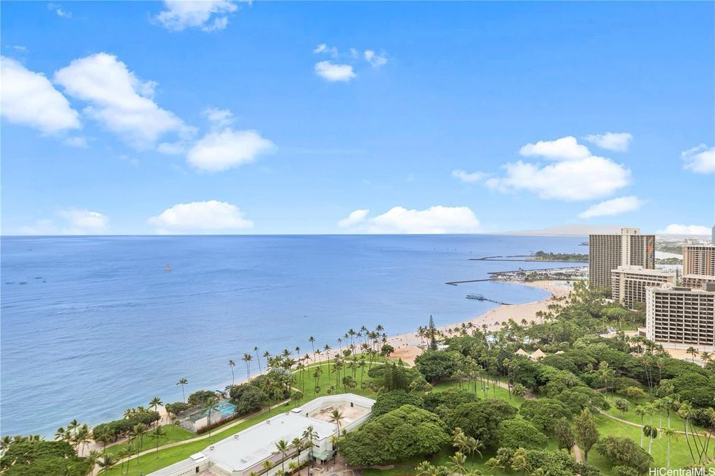 223 Saratoga Road 3203, Honolulu, HI 96815