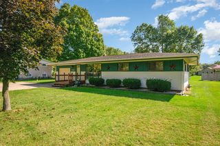 17069 Moorepark Road, Three Rivers, MI 49093