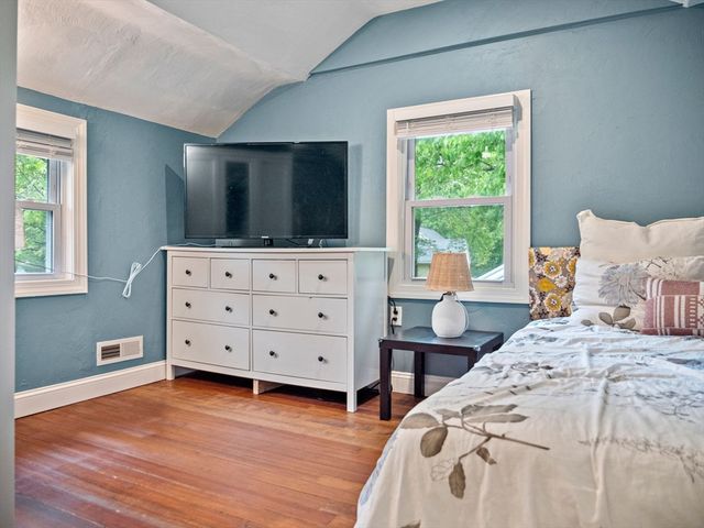 36 Brackett Rd, Ashland, MA 01721