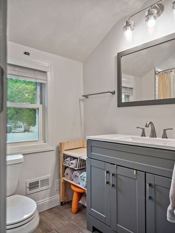 36 Brackett Rd, Ashland, MA 01721