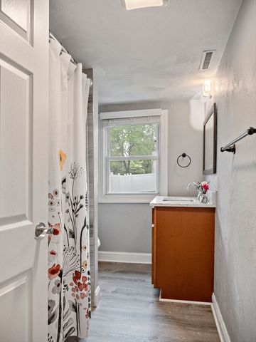 36 Brackett Rd, Ashland, MA 01721